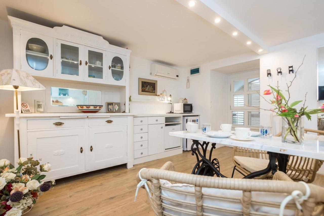 Charming Studio Apartment At House Rustica With Terrace And Nearby Parking Punat Dış mekan fotoğraf