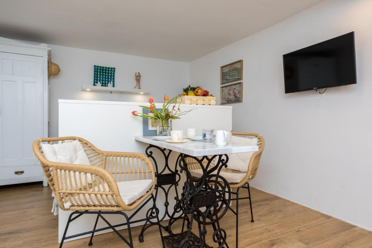 Charming Studio Apartment At House Rustica With Terrace And Nearby Parking Punat Dış mekan fotoğraf