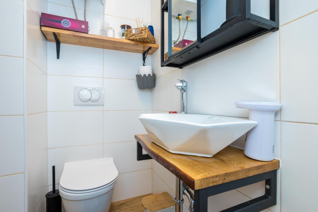 Charming Studio Apartment At House Rustica With Terrace And Nearby Parking Punat Dış mekan fotoğraf
