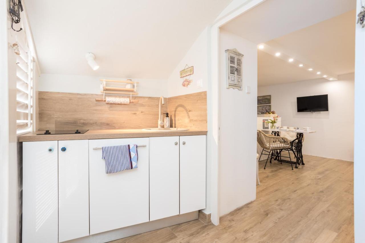Charming Studio Apartment At House Rustica With Terrace And Nearby Parking Punat Dış mekan fotoğraf