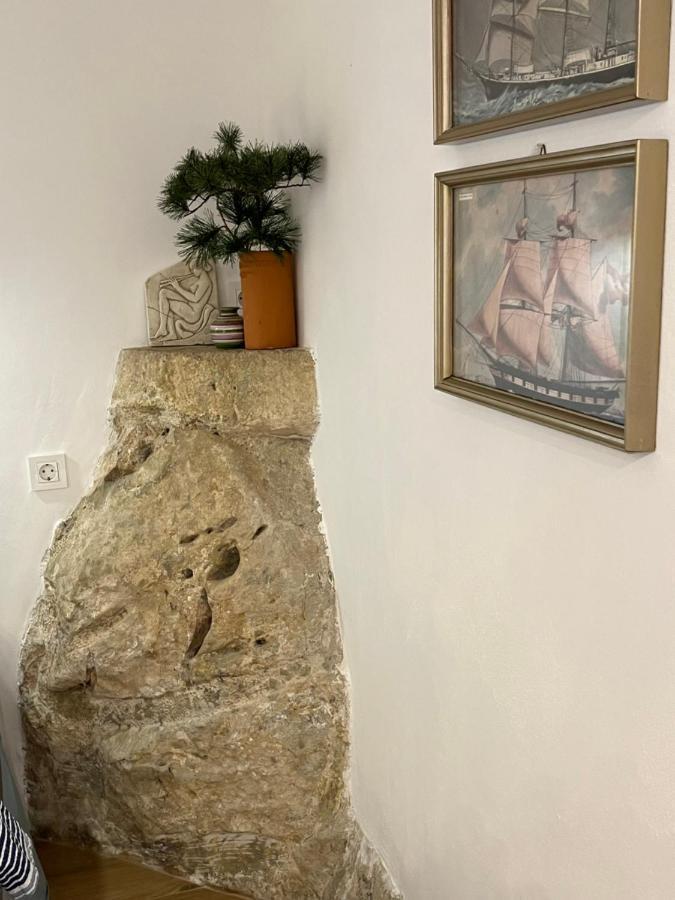 Charming Studio Apartment At House Rustica With Terrace And Nearby Parking Punat Dış mekan fotoğraf