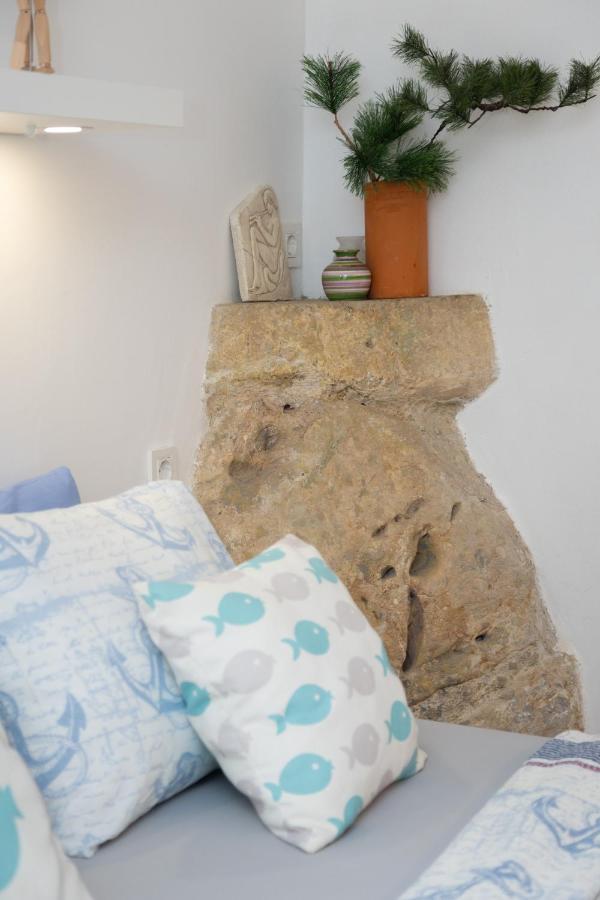 Charming Studio Apartment At House Rustica With Terrace And Nearby Parking Punat Dış mekan fotoğraf
