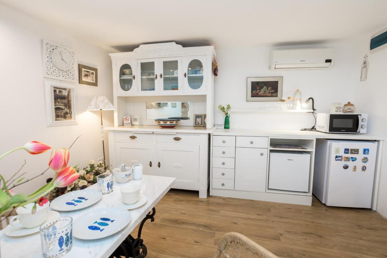 Charming Studio Apartment At House Rustica With Terrace And Nearby Parking Punat Dış mekan fotoğraf