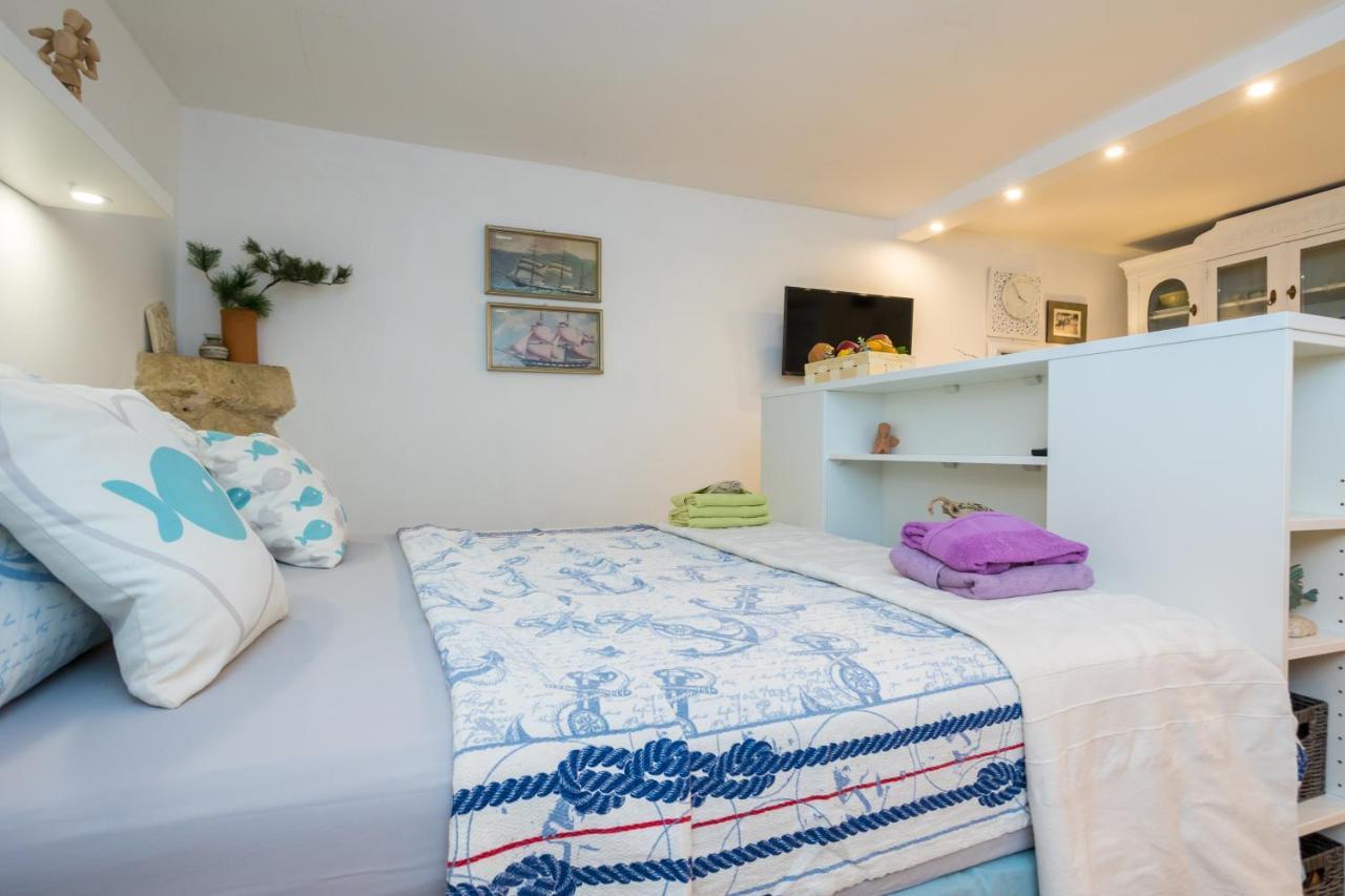 Charming Studio Apartment At House Rustica With Terrace And Nearby Parking Punat Dış mekan fotoğraf
